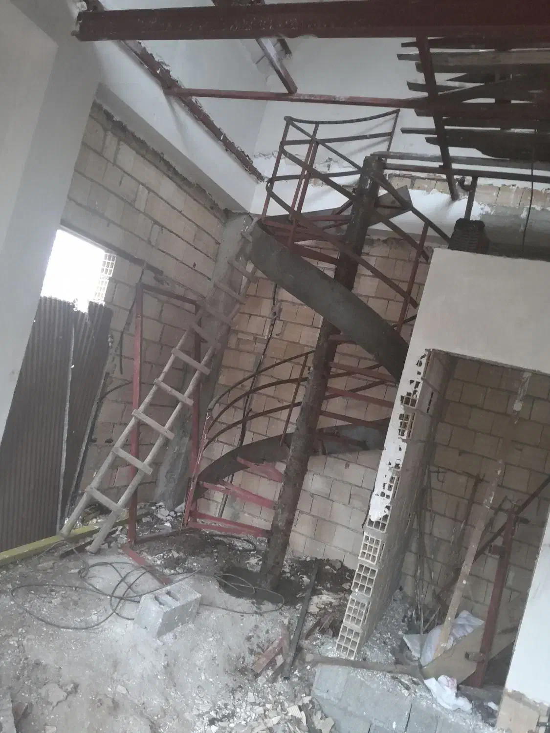 تمام جوشکاری واسکلت بندی|خدمات پیشه و مهارت|تالش, هشتپر|دیوار