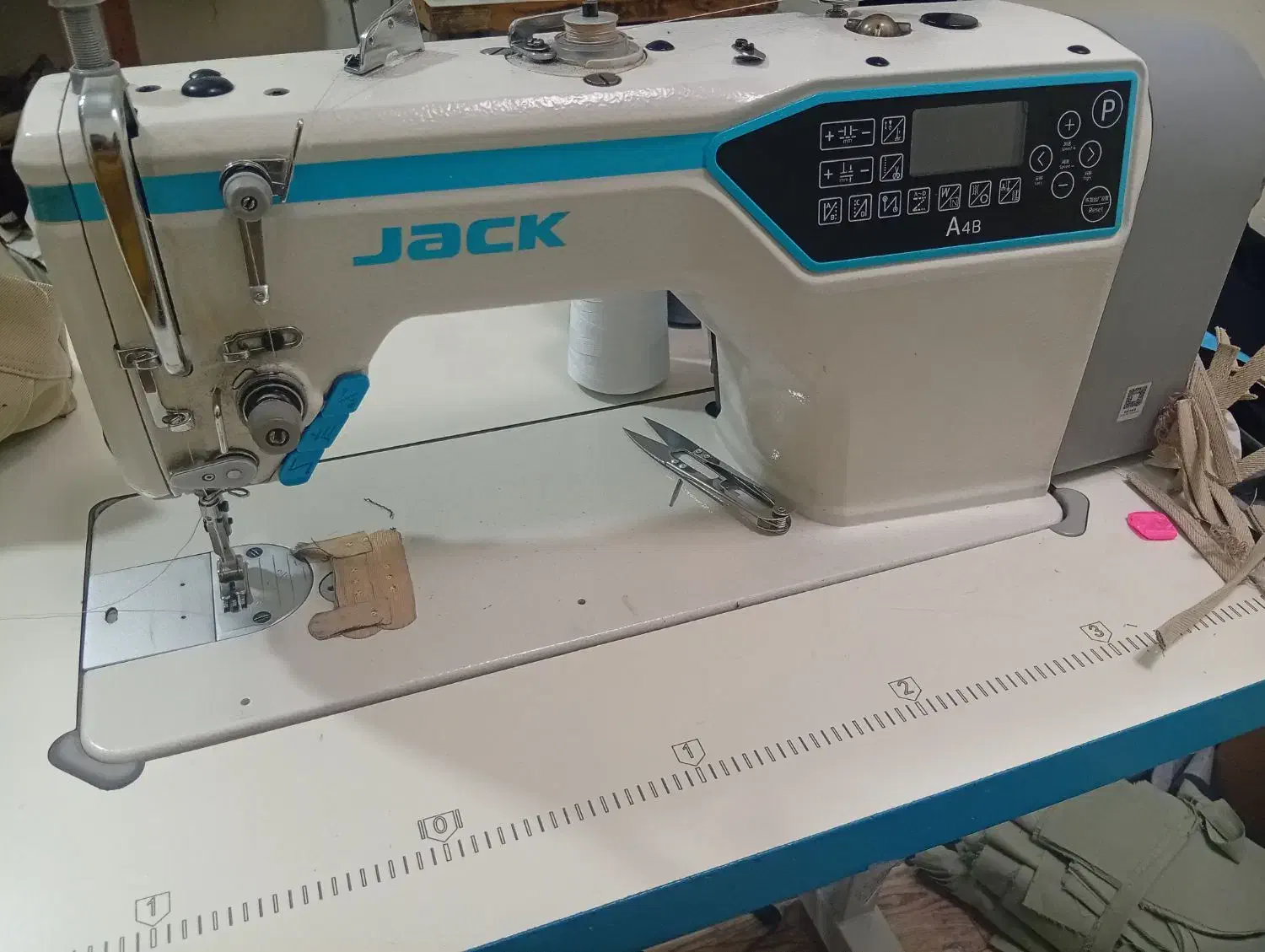 چرخ خیاطی|چرخ خیاطی و ریسندگی|مشکین‌دشت, |دیوار