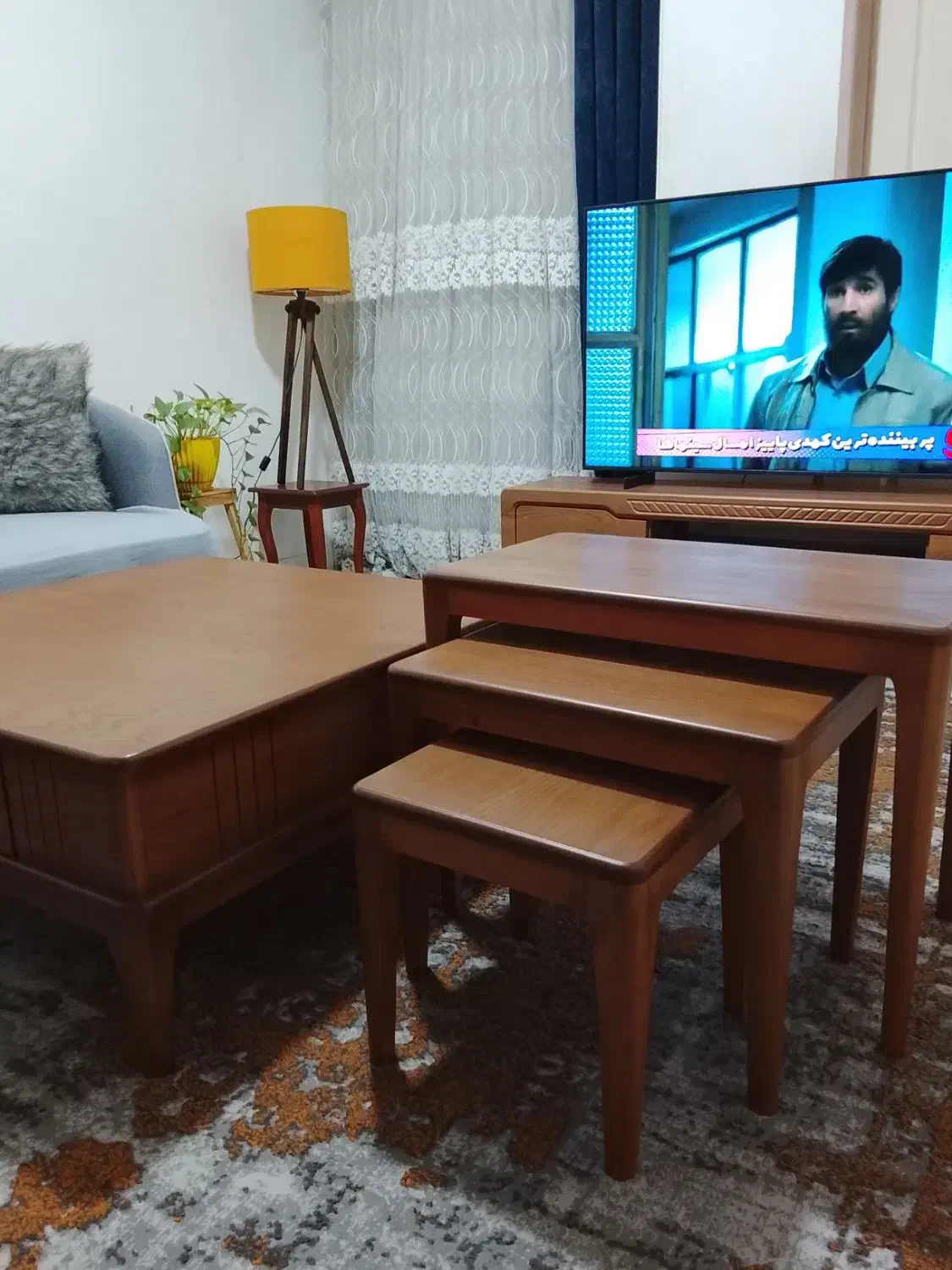 جلو مبلی و عسلی چوب راش|مبلمان خانگی و میز عسلی|گرگان, |دیوار