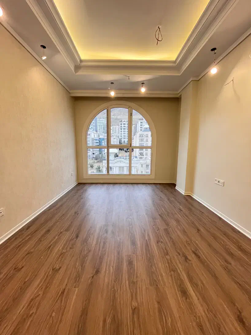 ۳۰۰متر۴خ ، نوساز ، تراس ویو توچال ، طبقه آخر 3p