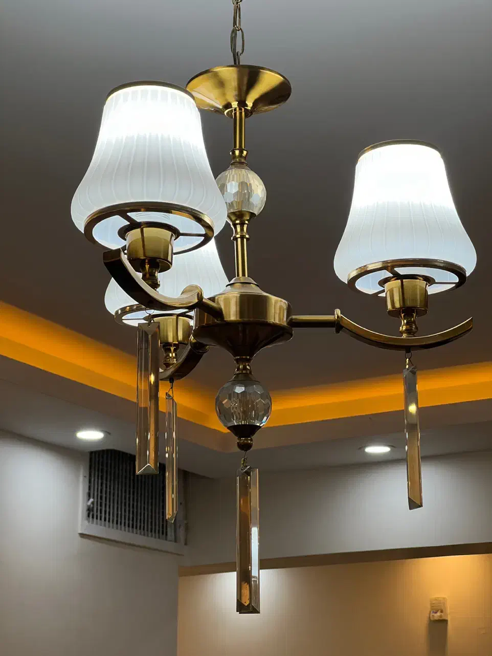 لوستر|لوستر و چراغ آویز|پردیس, فاز ۸|دیوار