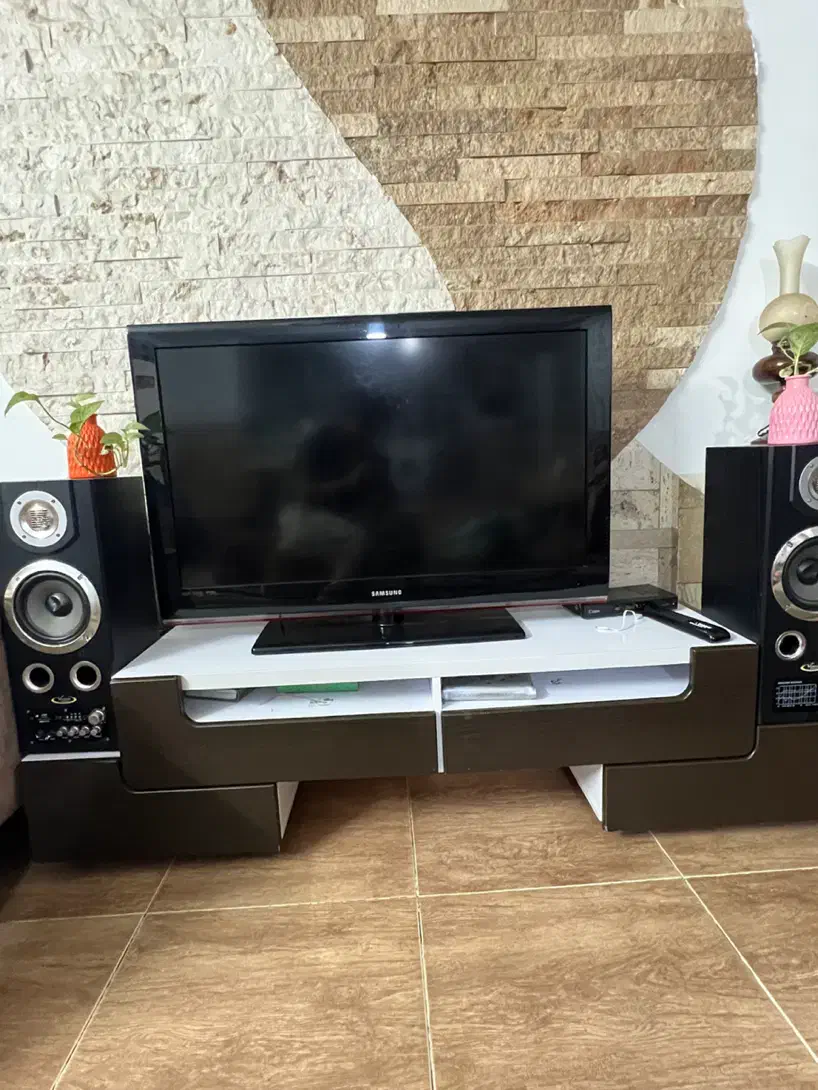 میز تلویزیون با چوب درجه یک فقط۵۰۰ ت|میز تلویزیون|بابل, |دیوار