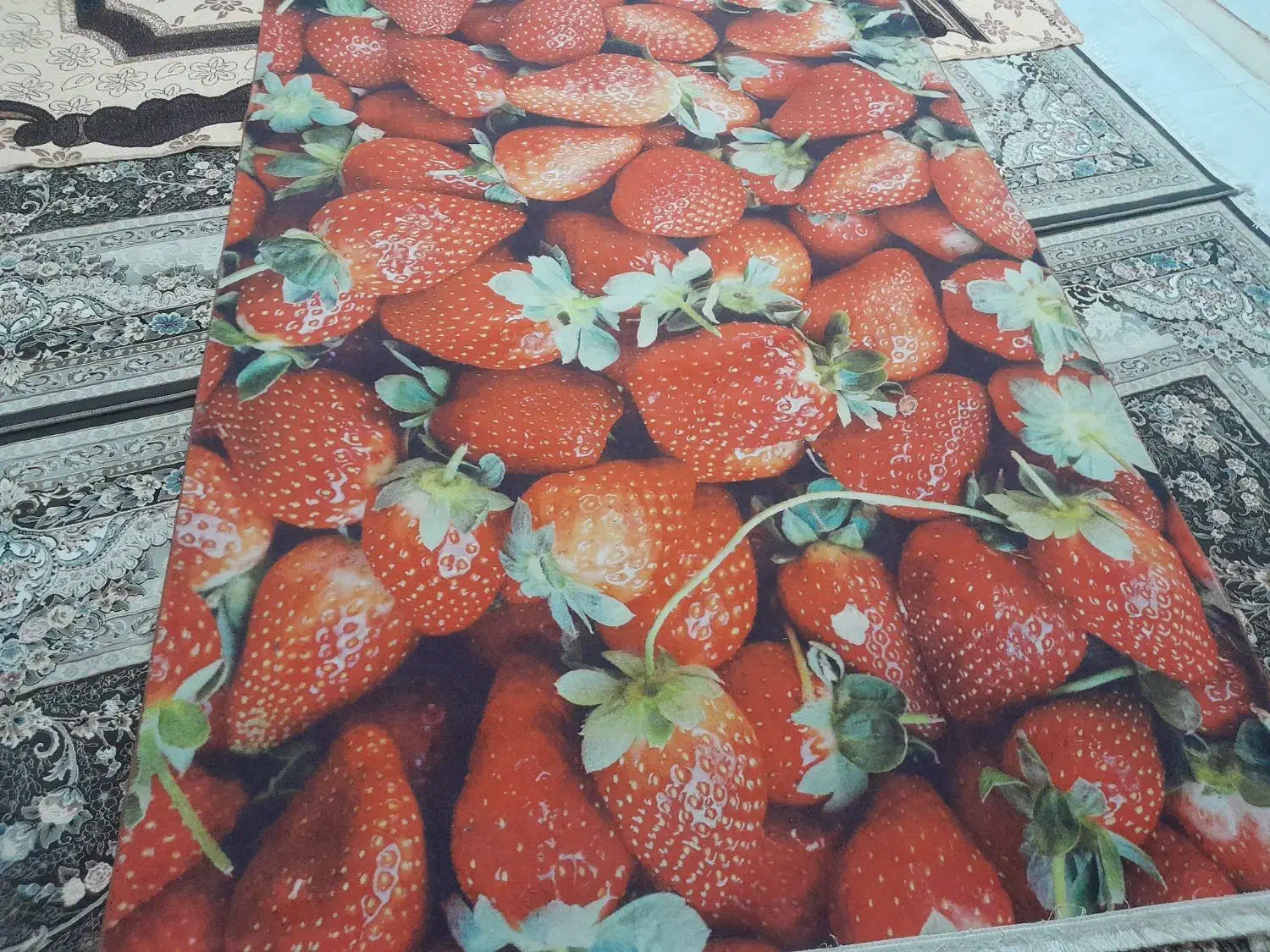 فرش ۴ متری طرح میوه ای|فرش|محمدشهر, شهرک چمران|دیوار