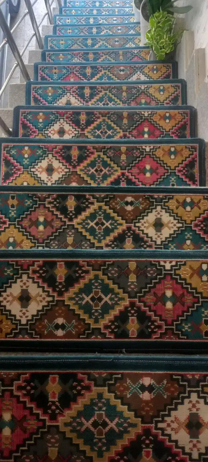 فرش رو پله ایی|گلیم، جاجیم، گبه|رشت, پیرکلاچای|دیوار