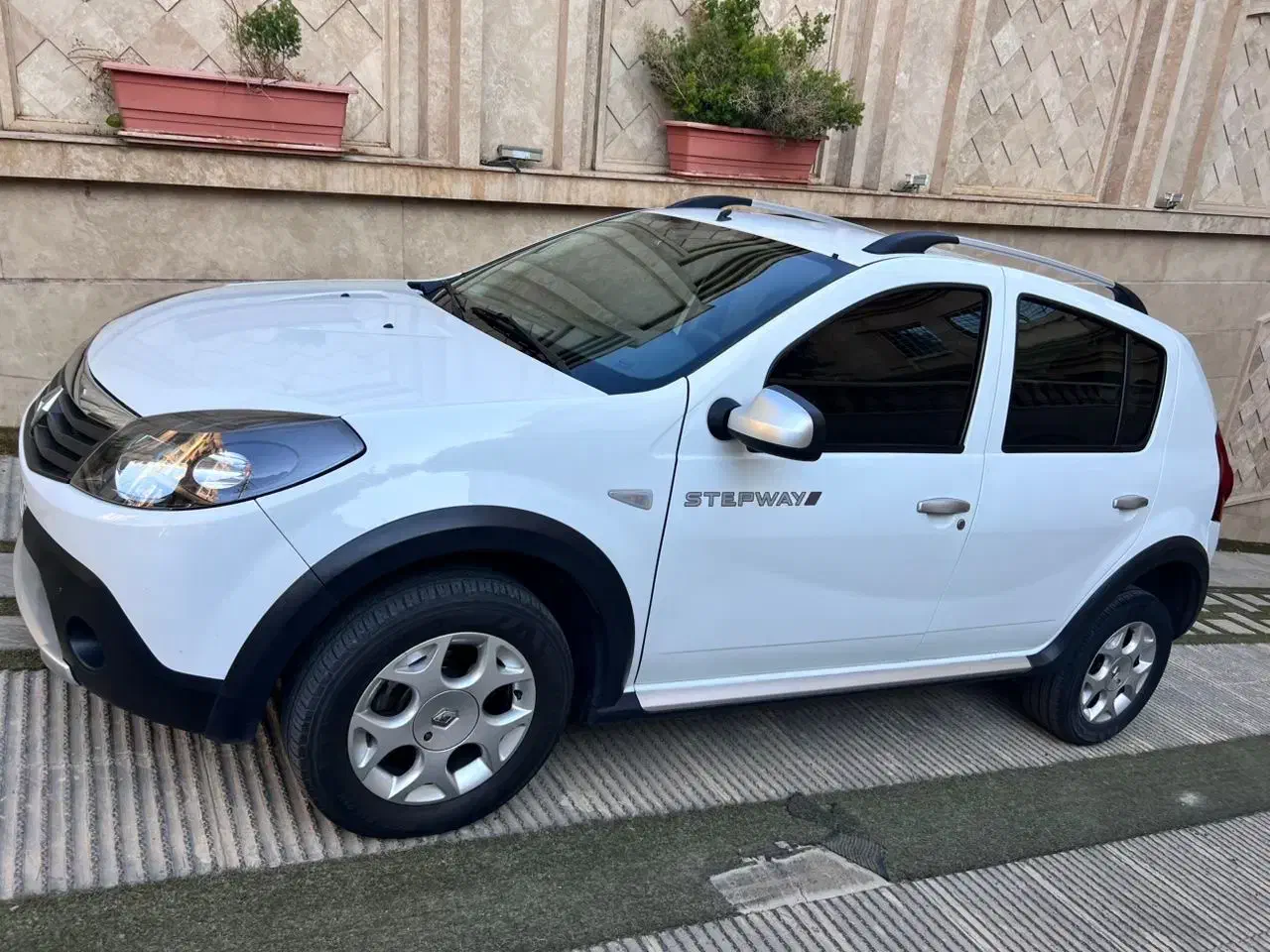 رنو ساندرو استپ وی اتوماتیک اپشنال|خودرو سواری و وانت|تهران, ارم|دیوار