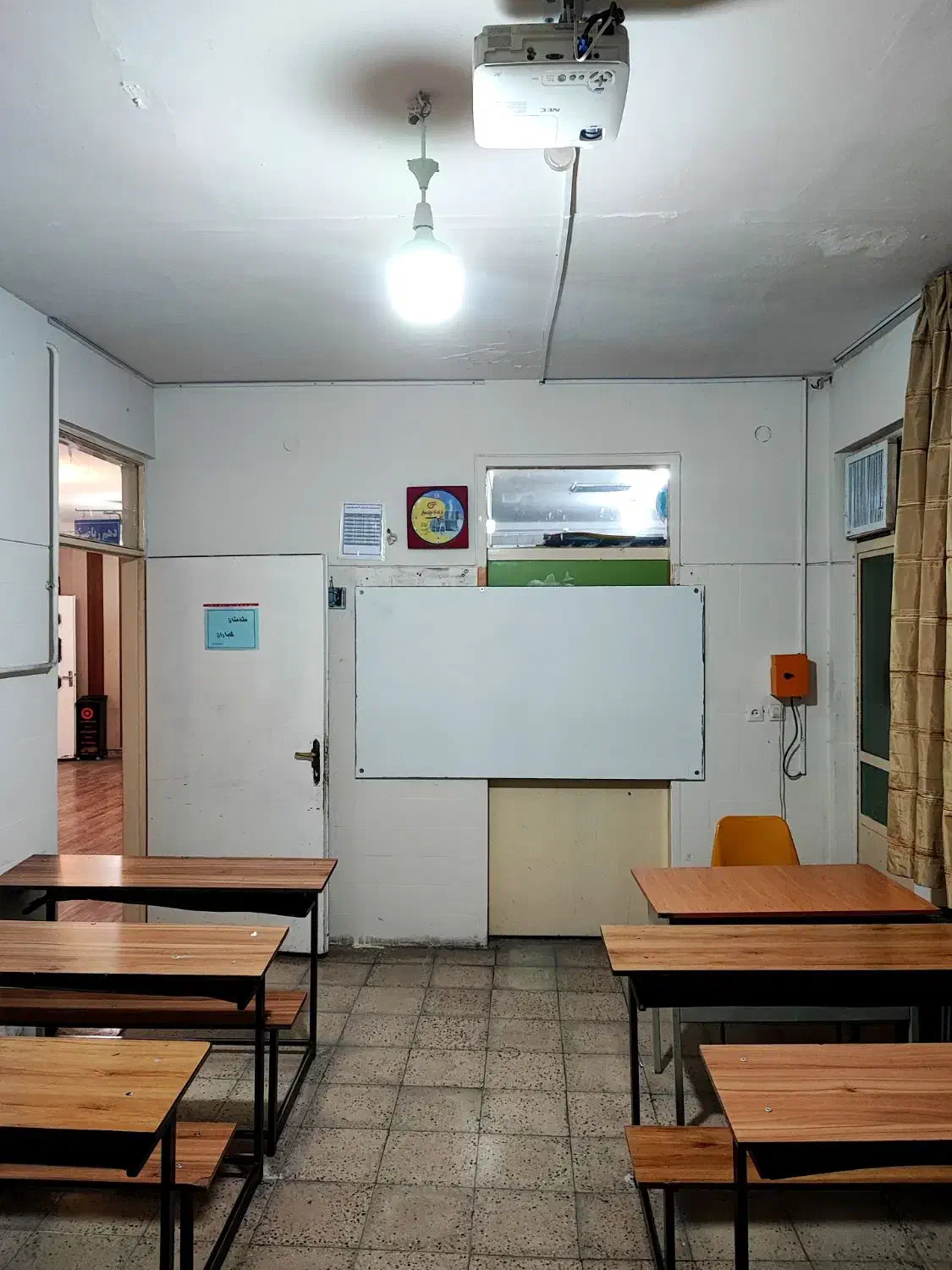 اجاره کلاس به اساتید محترم|اجارهٔ کوتاه‌مدت دفتر کار و فضای آموزشی|قزوین, |دیوار