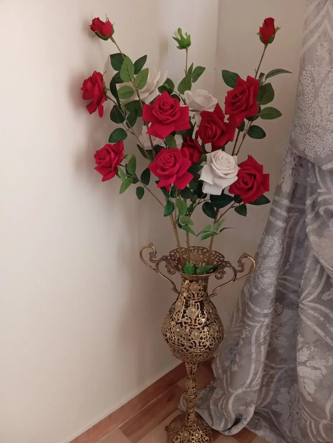 گلدان برنجی درحد نو|گل مصنوعی|تهران, کیانشهر|دیوار