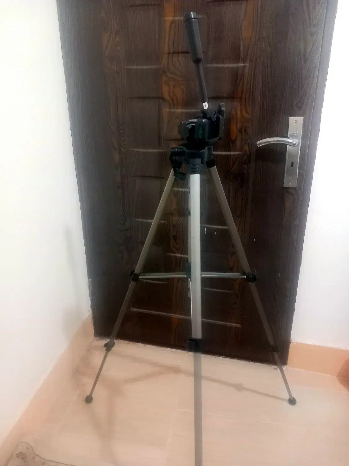 سه پایه دوربین عکاسی|دوربین عکاسی و فیلمبرداری|کاشمر, |دیوار