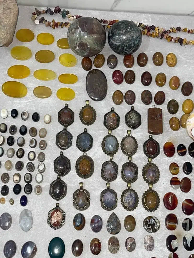 فروش انواع سنگهای زینتی|زیورآلات و اکسسوری|کوشکنار, |دیوار