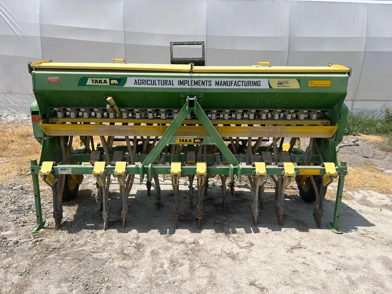 دستگاه گندم کار تاکا|ماشینآلات صنعتی|شیراز, سهلآباد|دیوار