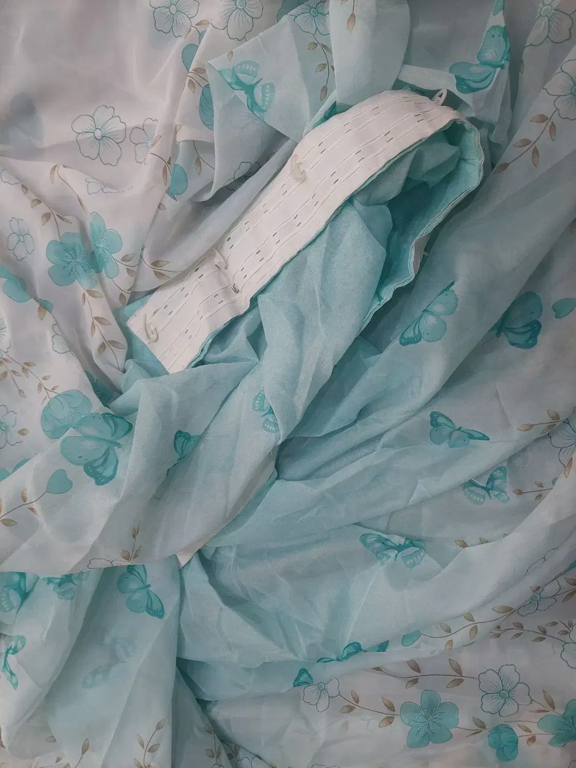 پرده حریر پارچه ترک وارداتی کاملا نو با آستر هست|پرده، رانر، رومیزی|اصفهان, جلفا|دیوار