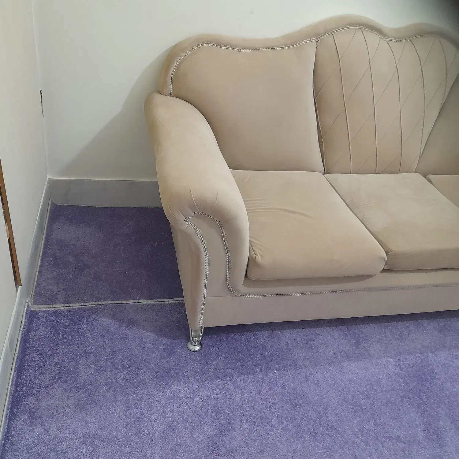 یک عدد کاناپه سه نفره|مبلمان خانگی و میز عسلی|سبزوار, همت|دیوار