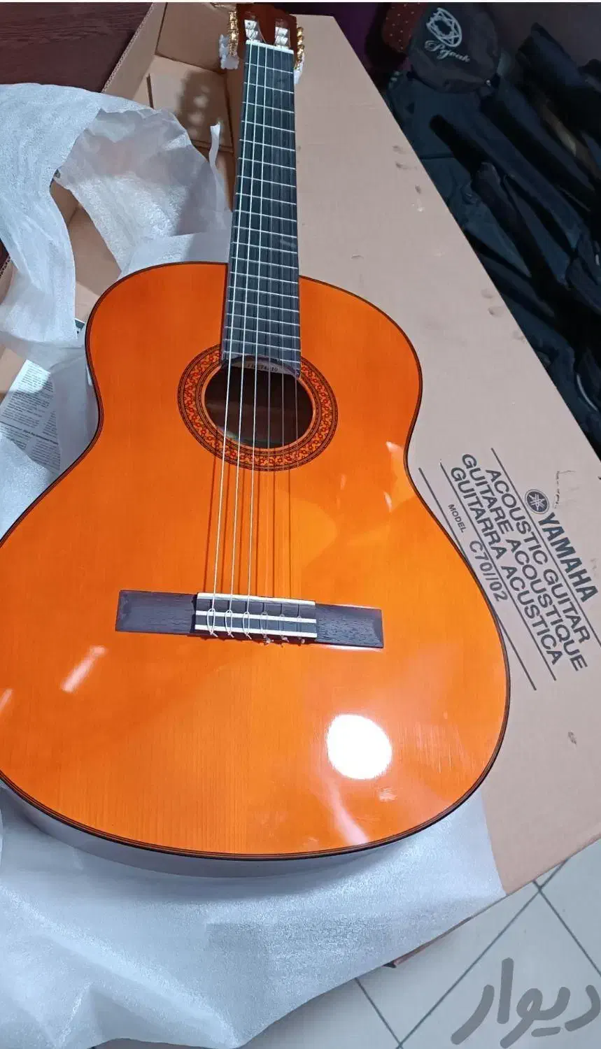 گیتار یاماها والنسیا c40 تک و عمده|گیتار، بیس، امپلیفایر|تهران, صادقیه|دیوار