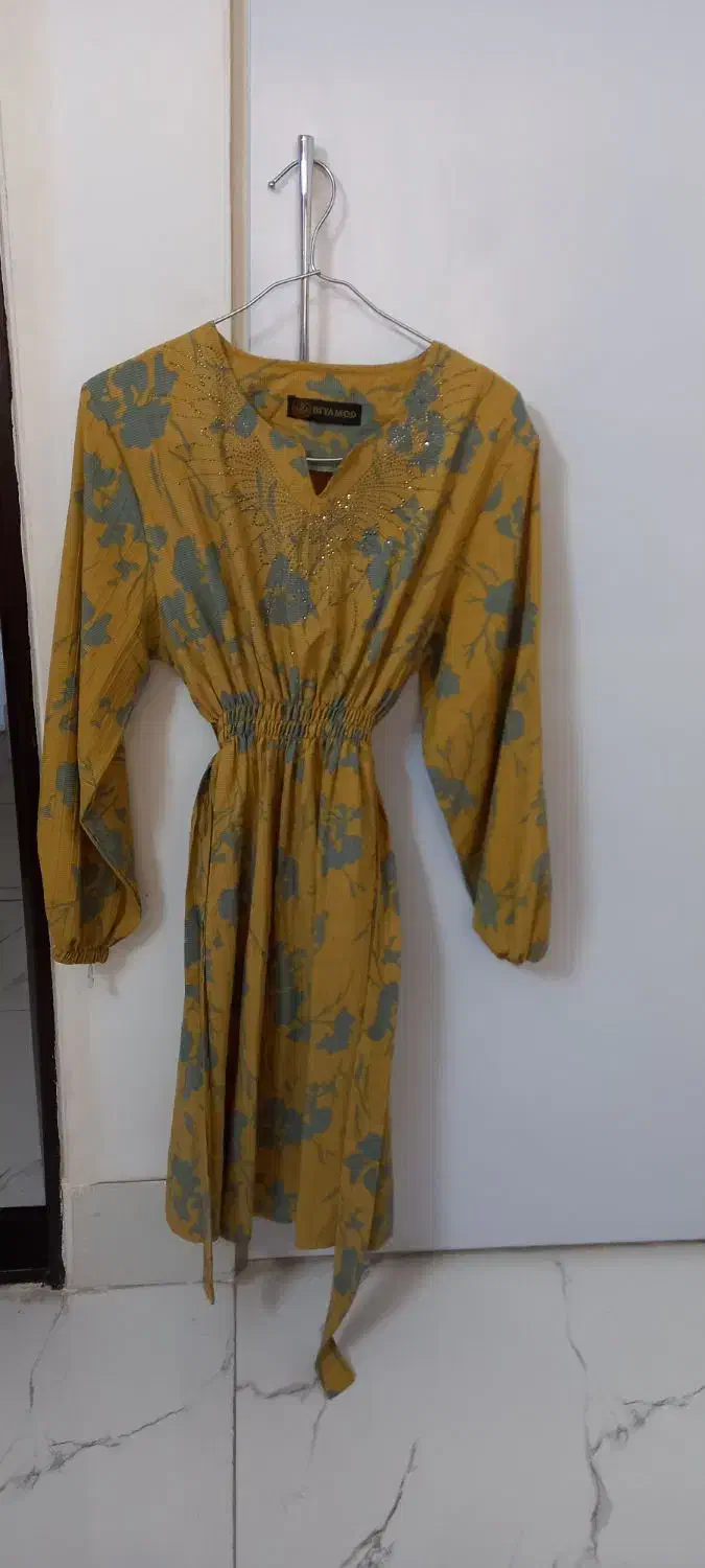 تونیک|لباس|قم, وادی السلام|دیوار