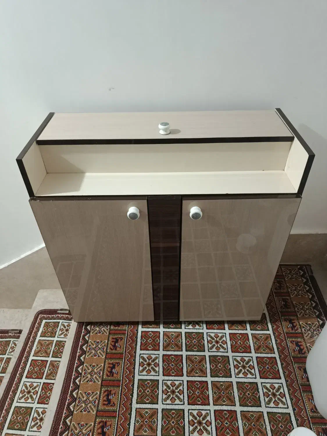 جاکفشی|جاکفشی، کمد، دراور|اردبیل, |دیوار