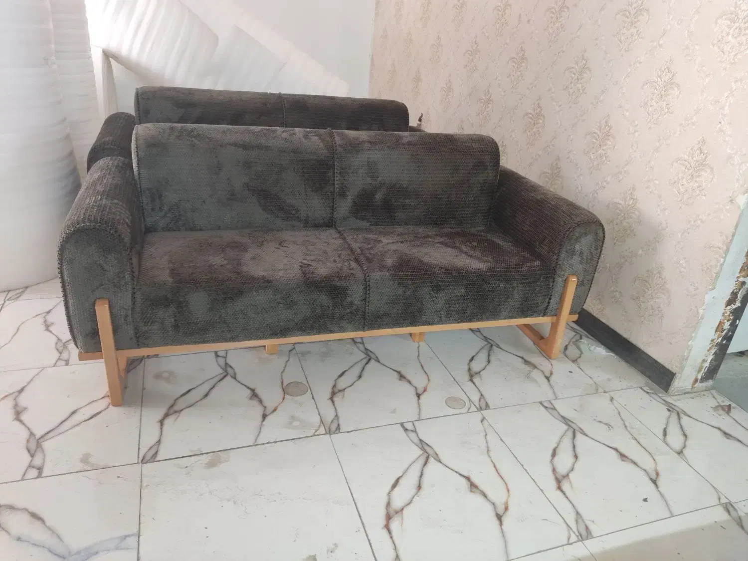 تعمیرات انواع مبل با حمل نقل رایگان|مبلمان خانگی و میز عسلی|قم, قلعه کامکار|دیوار