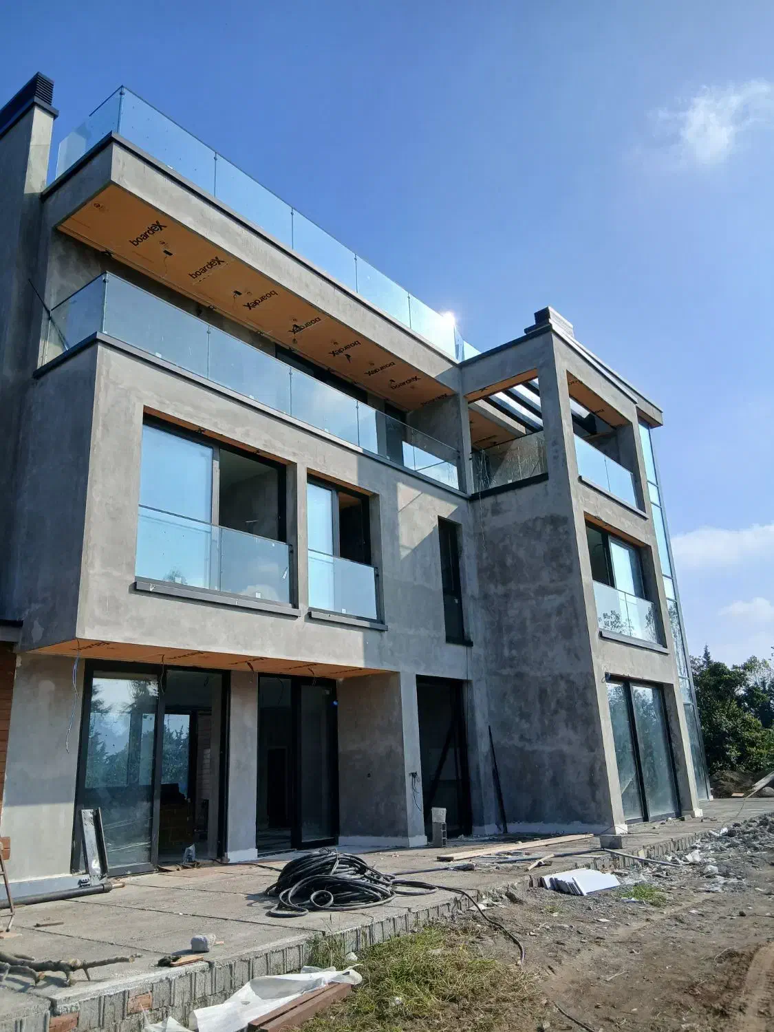 نرده شیشه متری ۲۷۰۰|خدمات پیشه و مهارت|شیراز, چوگیاه|دیوار