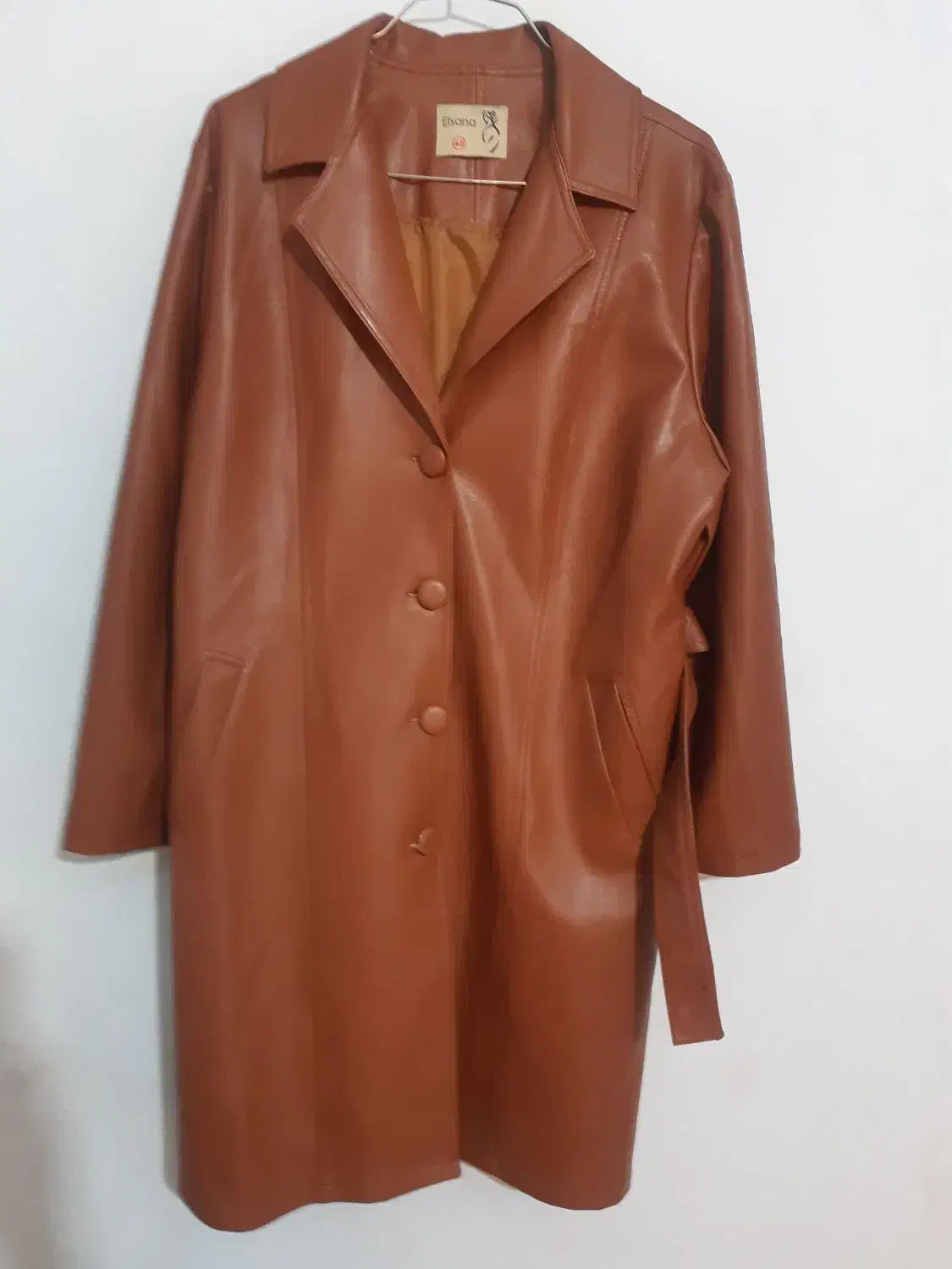 پالتو چرم|لباس|یاسوج, |دیوار