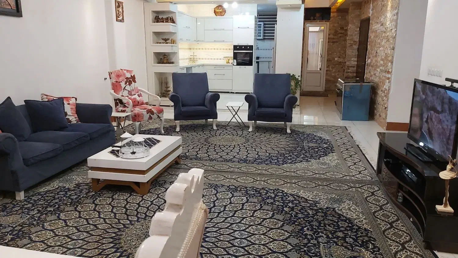 مبل ۷ نفره کارکرده|مبلمان خانگی و میز عسلی|شهرکرد, |دیوار