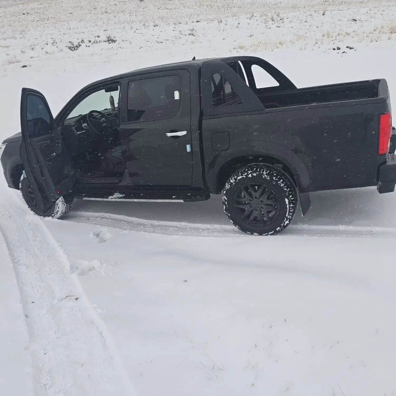 کی ام سی T8|خودرو سواری و وانت|ماکو, |دیوار