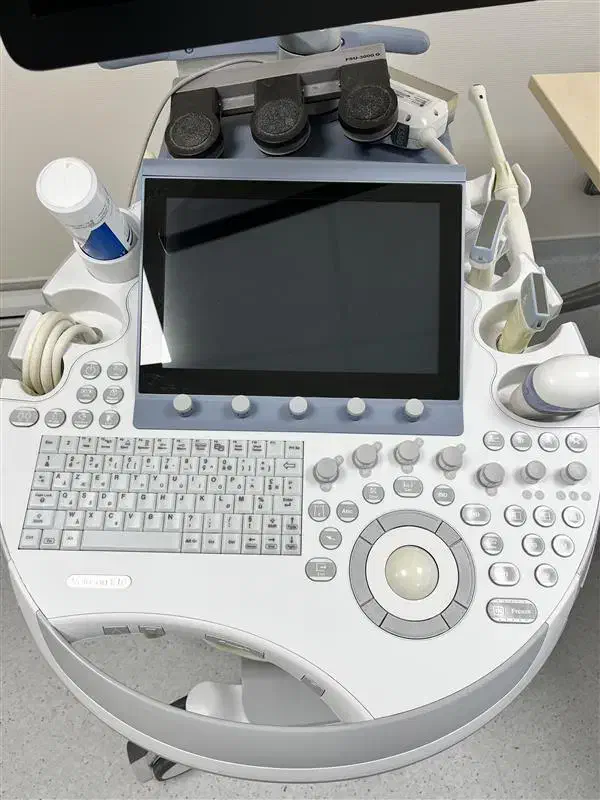 دستگاه سونوگرافی GE VOlUSON E10 مدل 2017|پزشکی|مشهد, هنرستان|دیوار