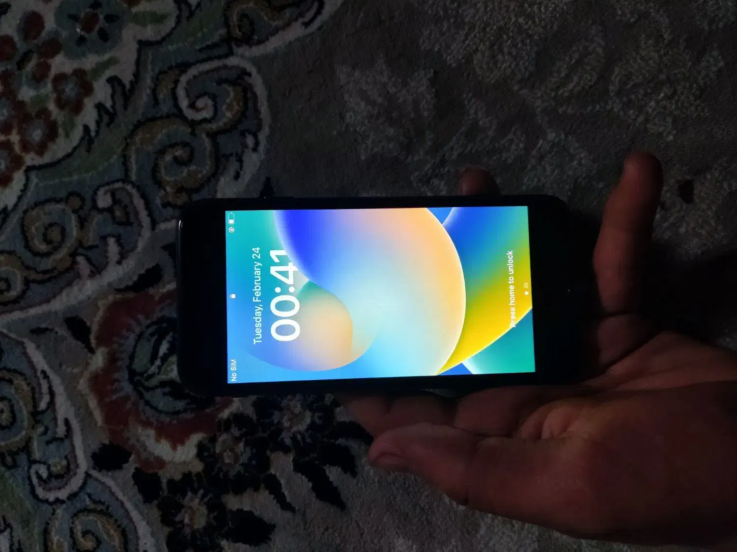 iPhone 8|موبایل|قم, زنبیل آباد|دیوار