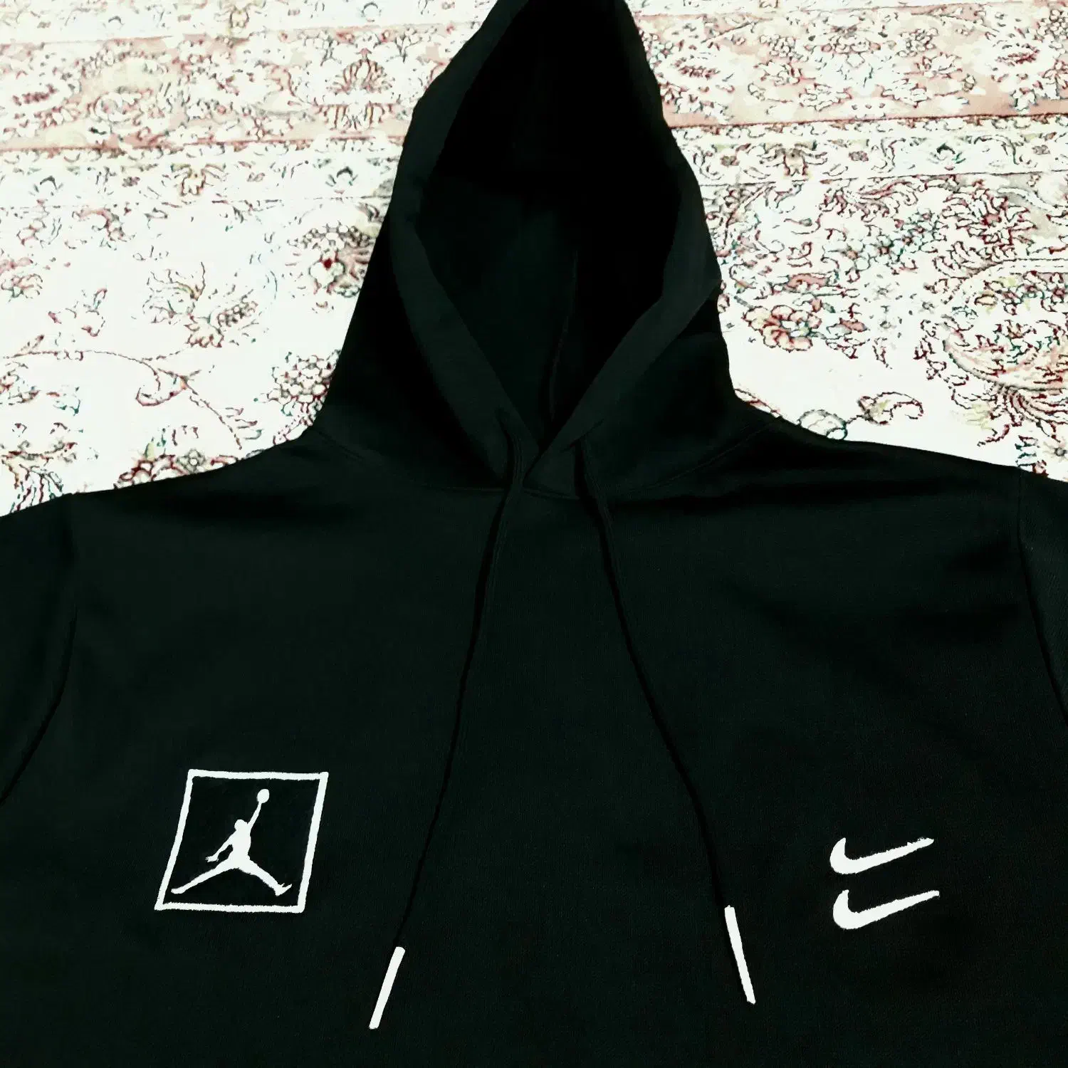 هودی تو کرک کلاه دار|لباس|مشهد, امام رضا (ع)|دیوار