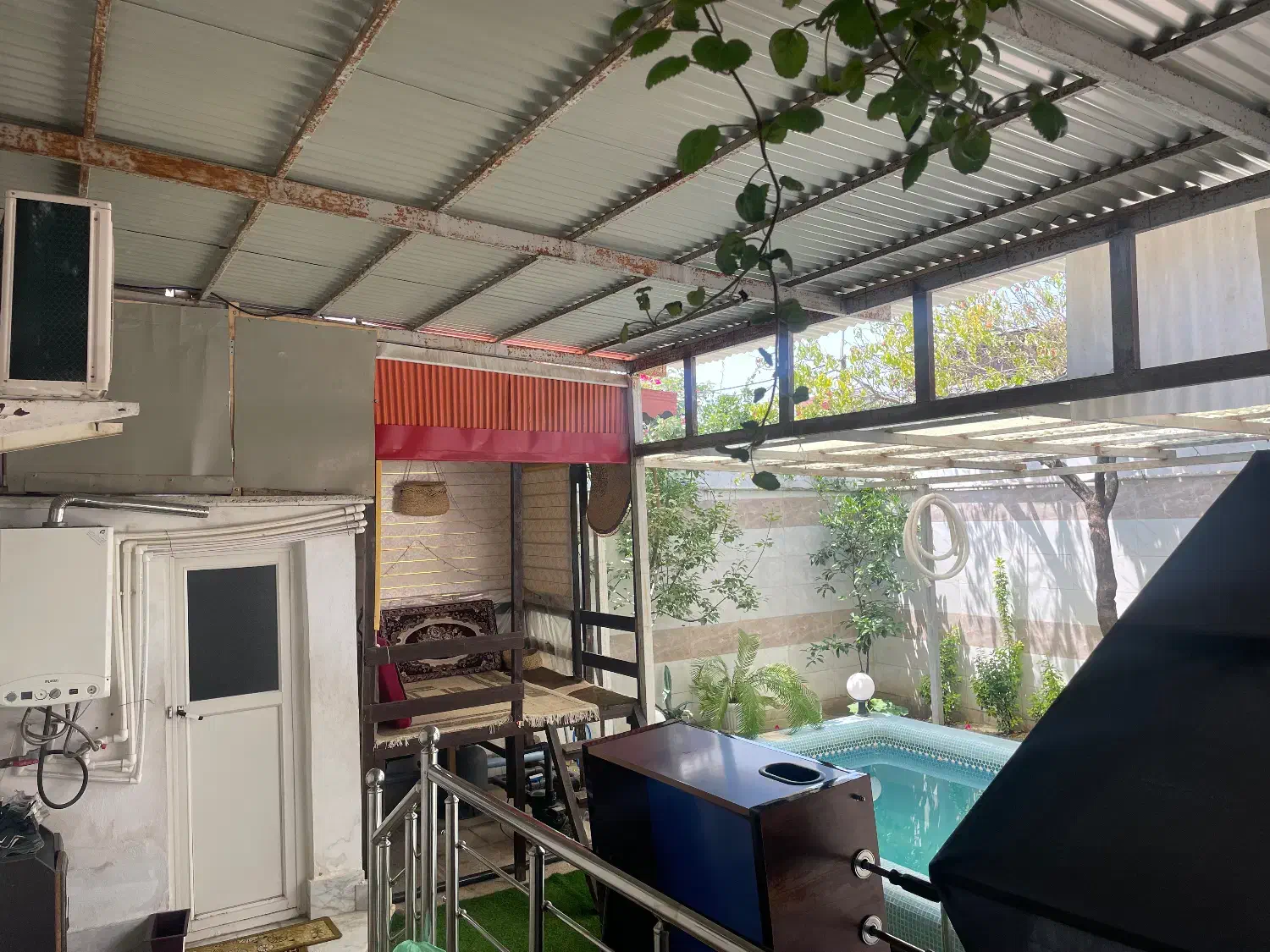 اجاره روزانه ویلا استخردارتمیزداخل شهر رشت|اجارهٔ کوتاه‌مدت ویلا و باغ|رشت, نخودچر|دیوار