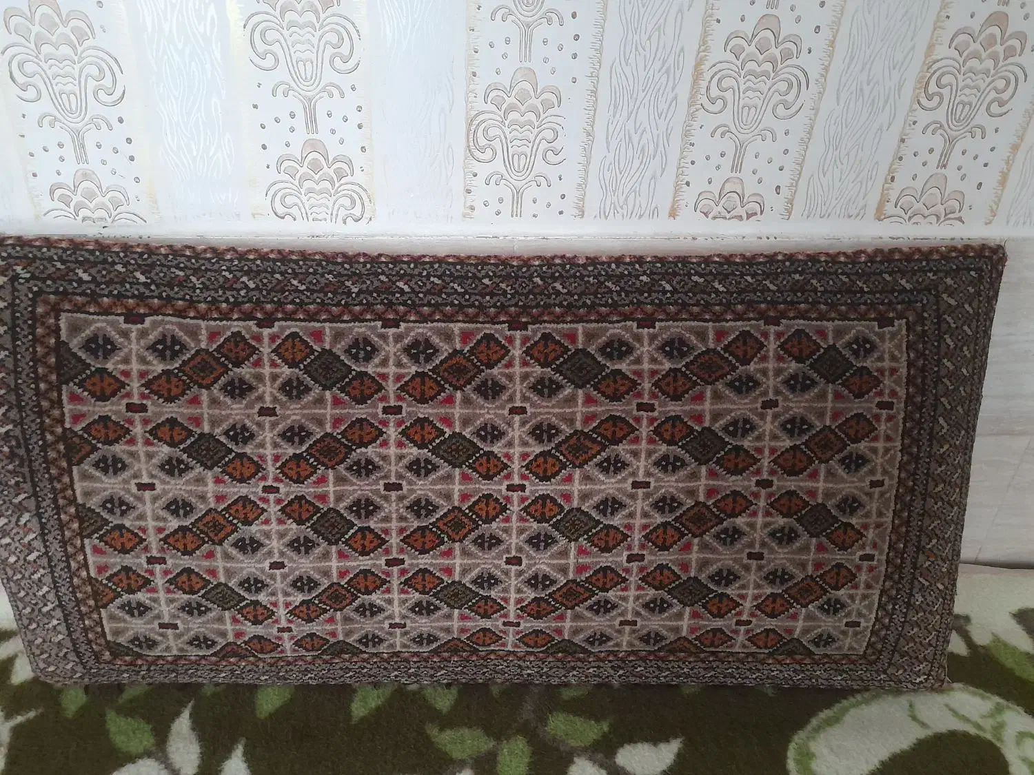 پشتی|پشتی|خوی, |دیوار