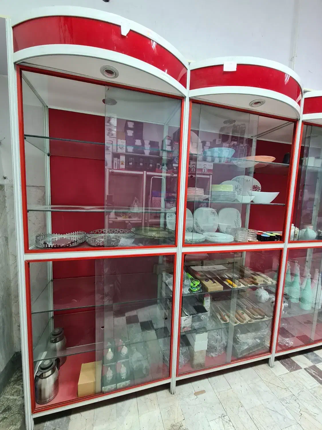 ویترین شیشه ای آلومینیومی|بوفه، ویترین، کنسول|کرج, حصارک بالا|دیوار