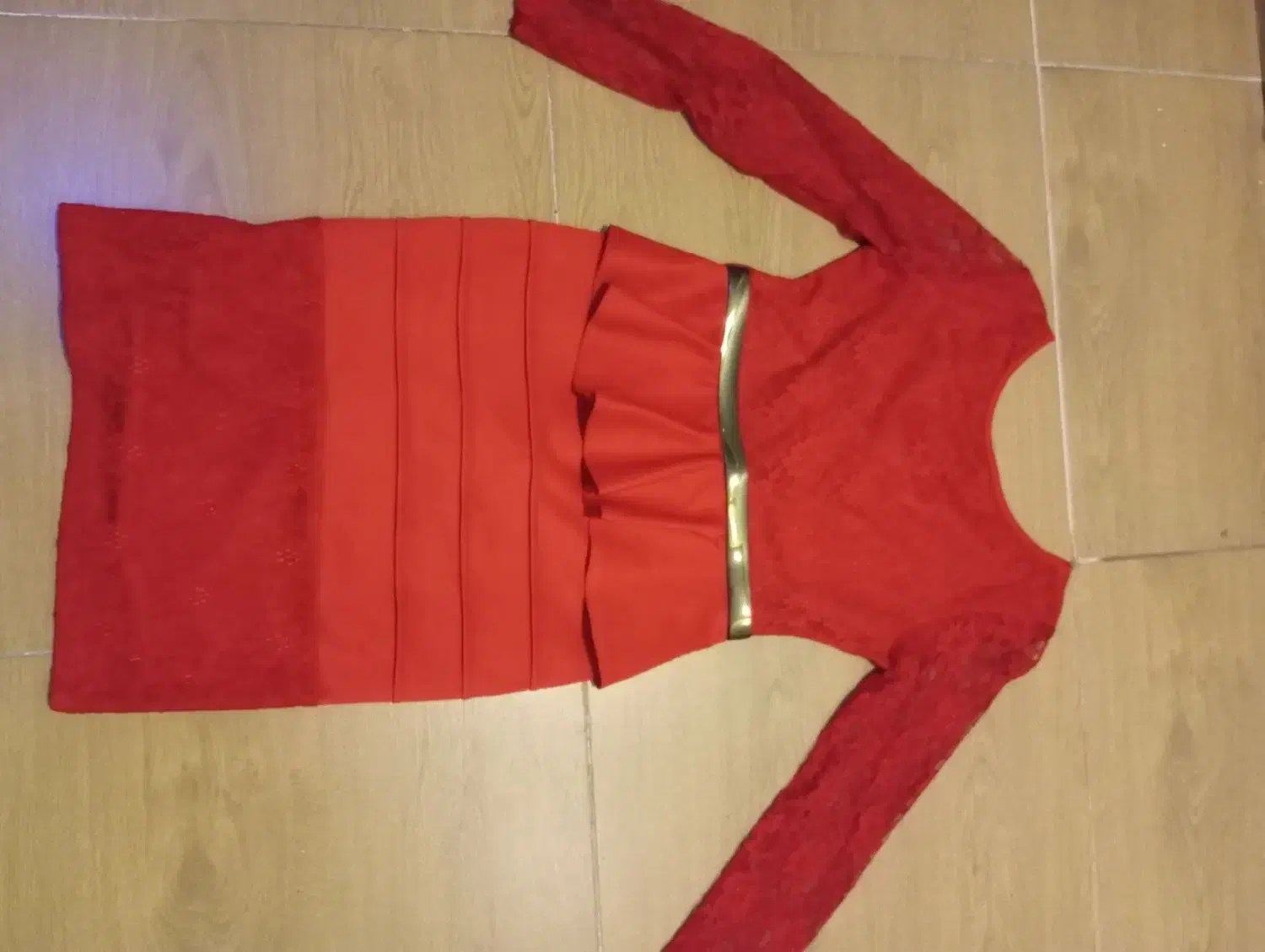 لباس قرمزکوتاه بسیار شیک و خوش تن|لباس|رباطکریم, رباطکریم|دیوار