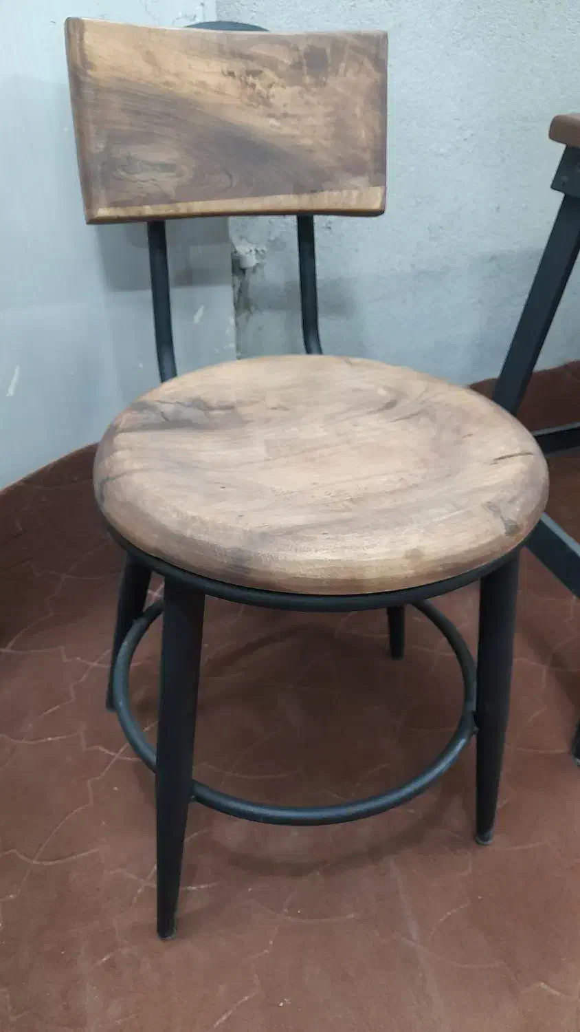 صندلی‌لگنی‌حفره‌دار|میز و صندلی غذاخوری|حمیدیا, |دیوار