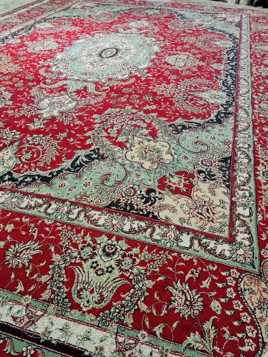 دست دوم ۱۲ متری|فرش|اقلید, |دیوار