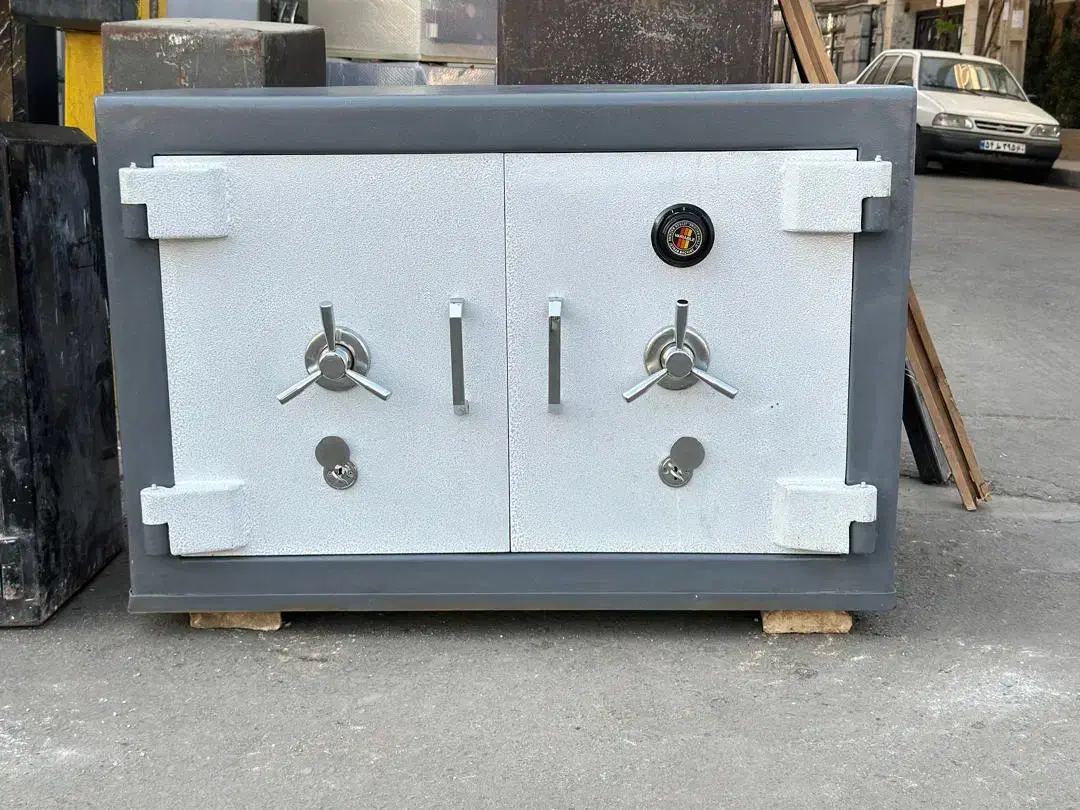 گاوصندوق زیرویترینی درحدنو مشابه آکبند قیمت مناسب|ابزارآلات|تهران, تهرانسر شرقی|دیوار