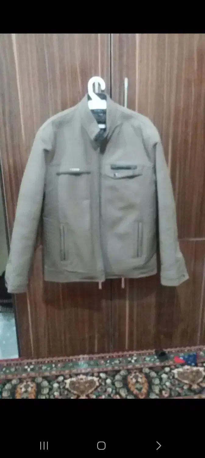 کاپشن|لباس|شهرکرد, |دیوار