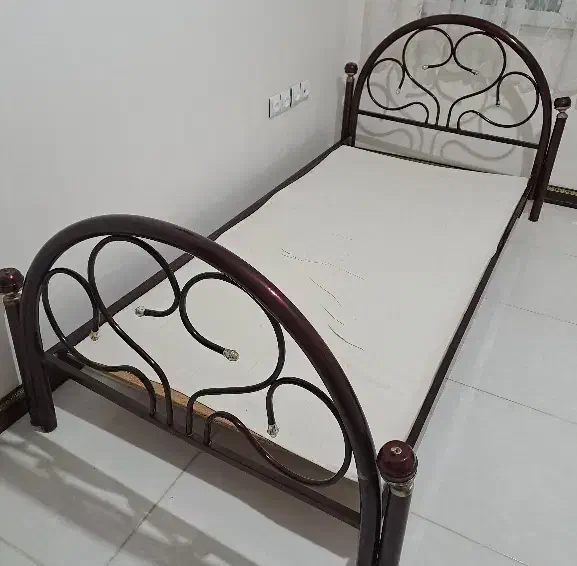 تخت یکنفره فلزی|تخت و سرویس خواب|محمدشهر, عباس آباد|دیوار