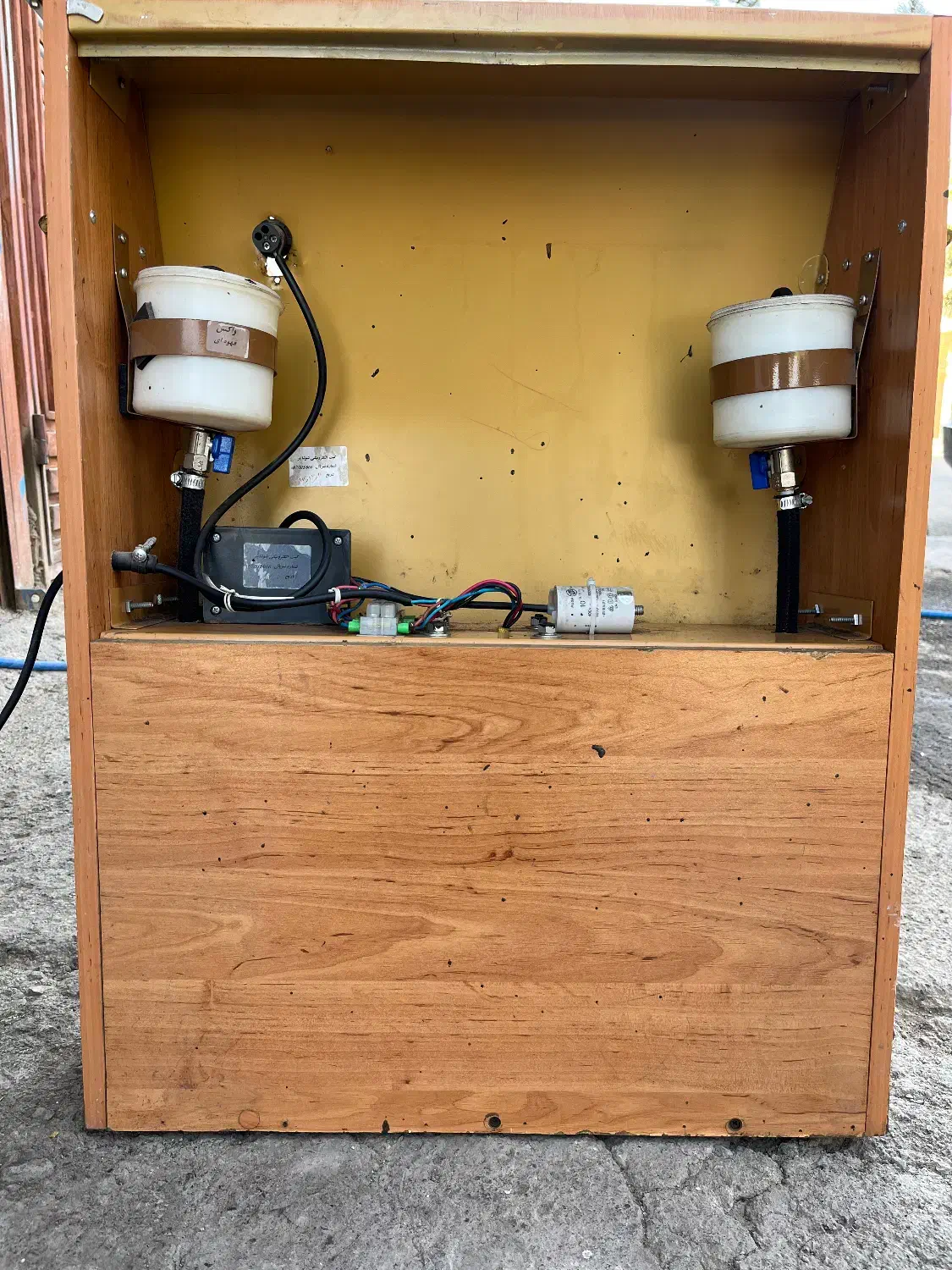 واکس زن برقی|دفتر کار|قم, قلعه کامکار|دیوار