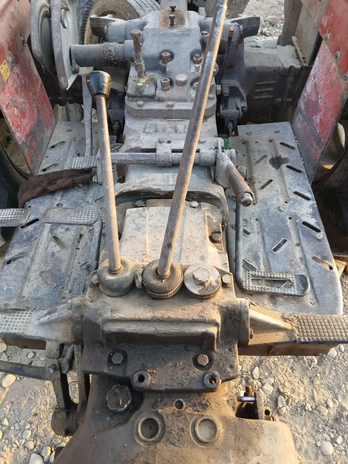 گیربکس تراکتور وجلوبند|ماشین‌آلات صنعتی|رباط‌کریم, رباط‌کریم|دیوار