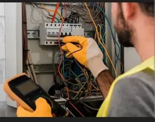 نیازمند شاگردیا برقکارنیمه ماهر یا جوشکار|استخدام صنعتی، فنی، مهندسی|قروه, |دیوار