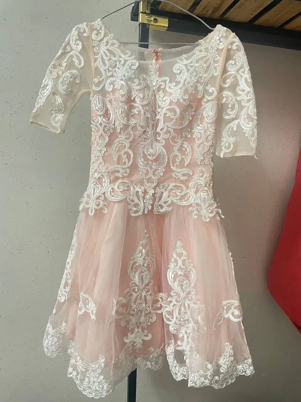 لباس مجلسی|لباس|برخوار, |دیوار