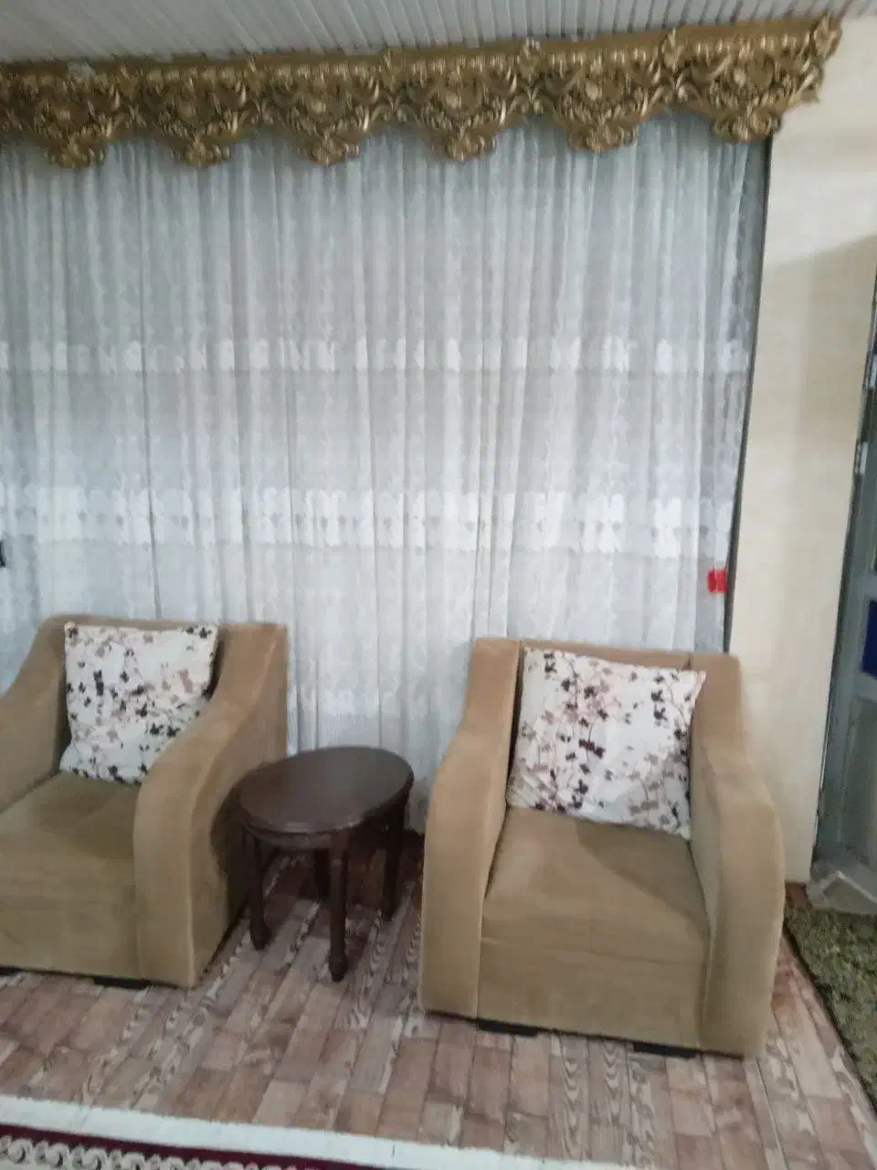 مبل ۷نفره|مبلمان خانگی و میز عسلی|رشت, لاکان شهر|دیوار