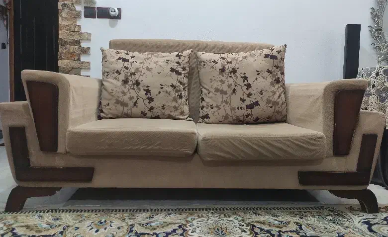فروش مبل ۷ نفره کارکرده ۵۰۰۰۰۰۰ تومان|مبلمان خانگی و میز عسلی|محمودآباد, |دیوار