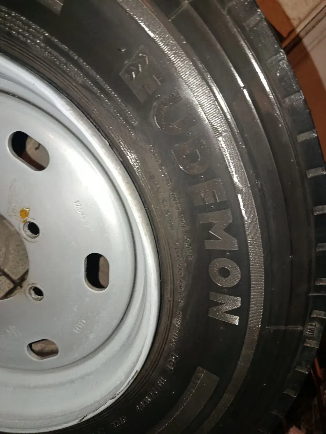 یک عدد لاستیک تیوبلس در حد نو|قطعات یدکی و لوازم جانبی|کرج, حسینآباد|دیوار