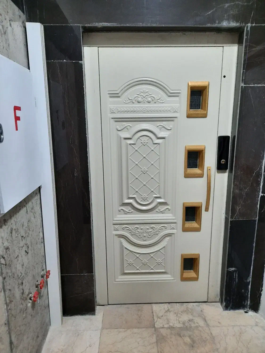 ۱۱۰متر نوساز میدان غیاثی