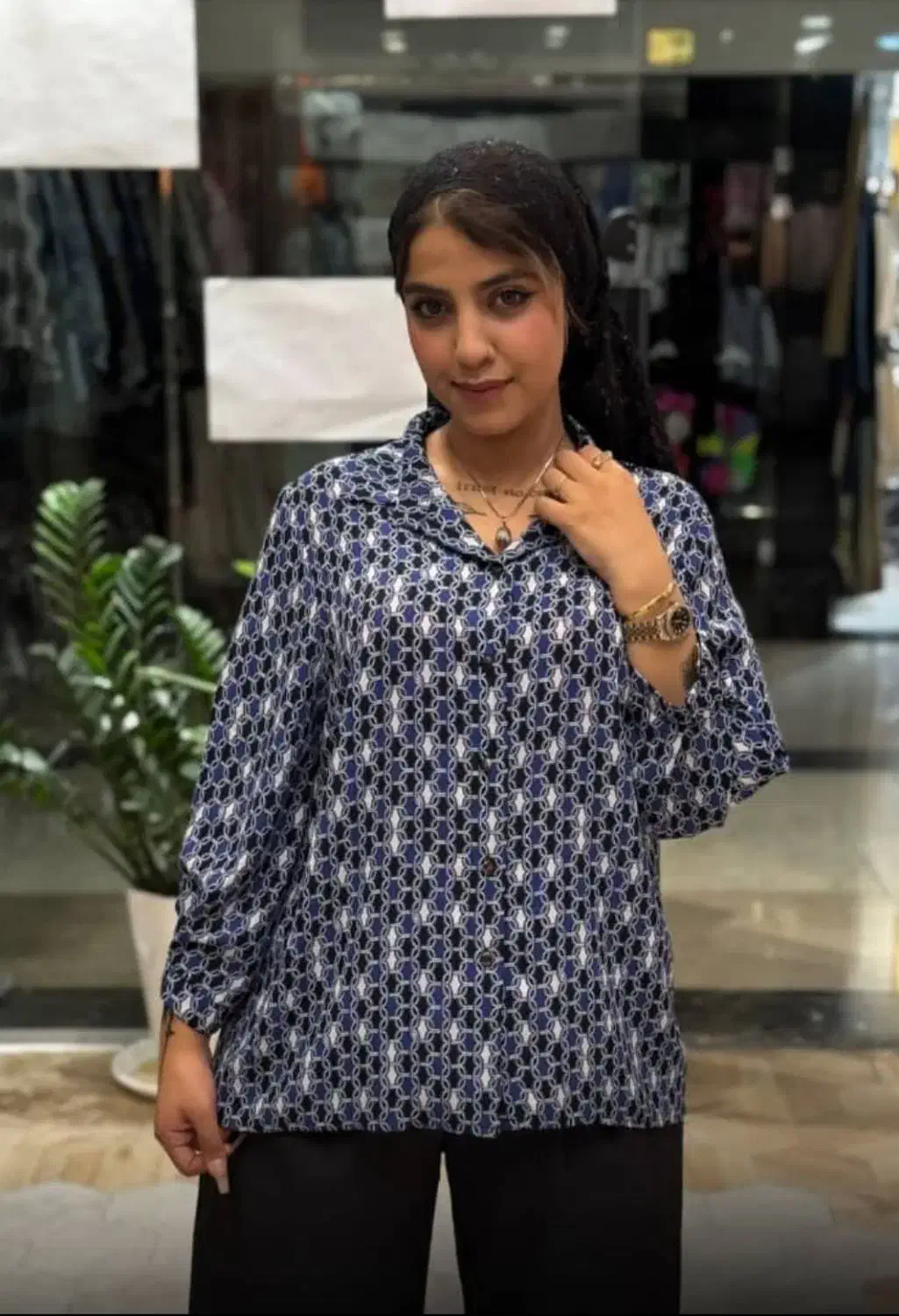 مزدیدوز وبیرونبر شومیز ساتن|استخدام صنعتی، فنی، مهندسی|پرند, فاز ۵|دیوار