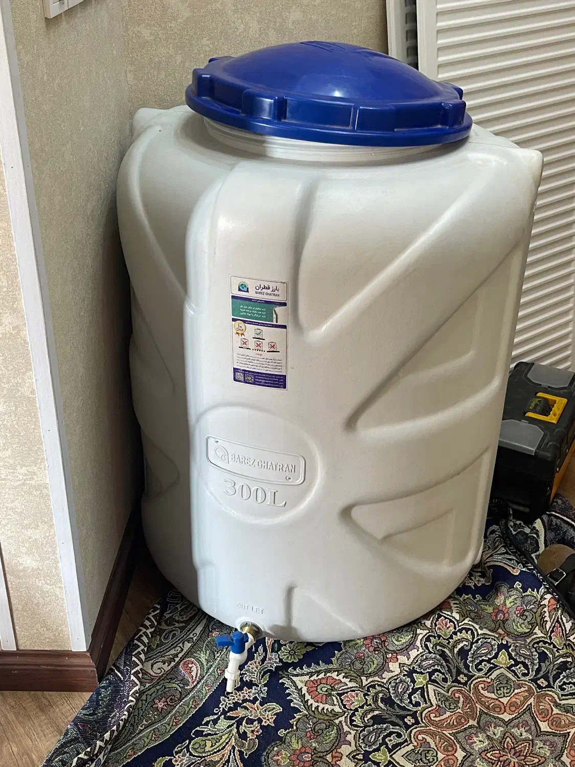 مخزن آب سیصد لیتری|مصالح و تجهیزات ساختمان|هشتگرد, فاز ۲ مهستان|دیوار