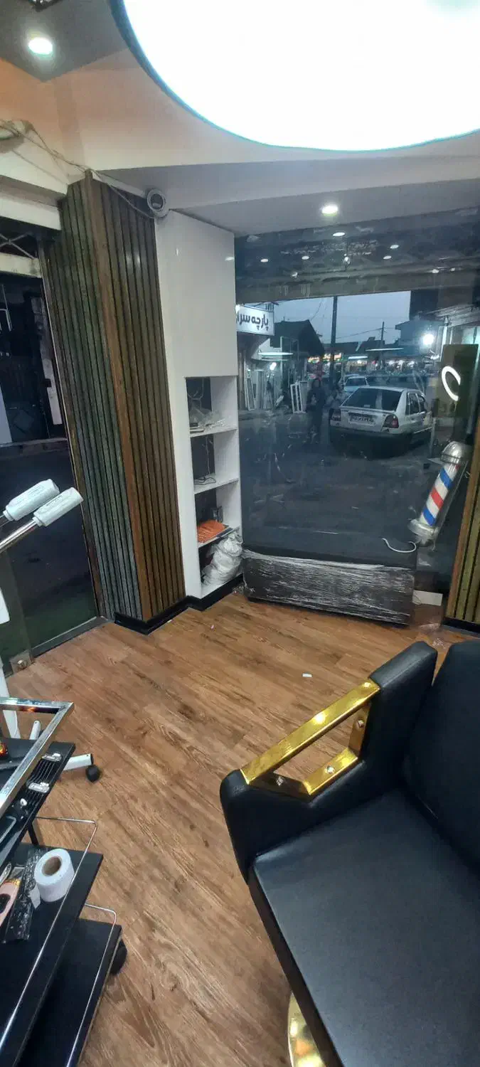 اجاره مغازه بر اصلی خیابان ولیعصر به منظریه|اجارهٔ مغازه و غرفه|رشت, منظریه|دیوار