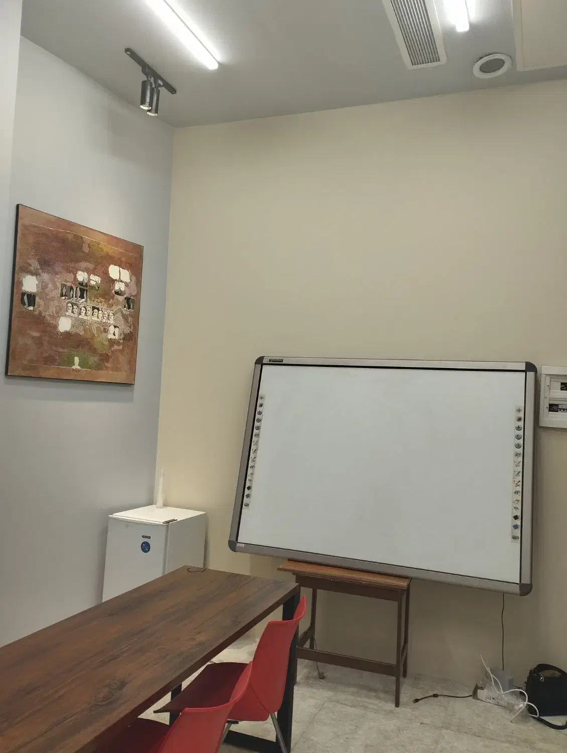 اجاره کلاس آموزشی وهنری|اجارهٔ کوتاه‌مدت دفتر کار و فضای آموزشی|تهران, بهارستان|دیوار