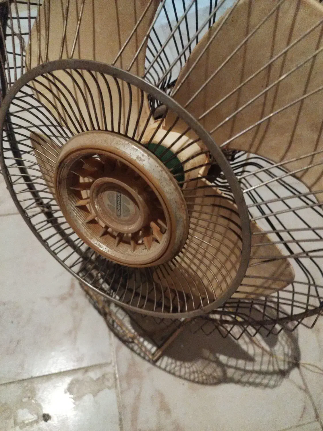 پنکه زمینی توشیبا|پنکه و تصفیه‌کنندهٔ هوا|فامنین, |دیوار