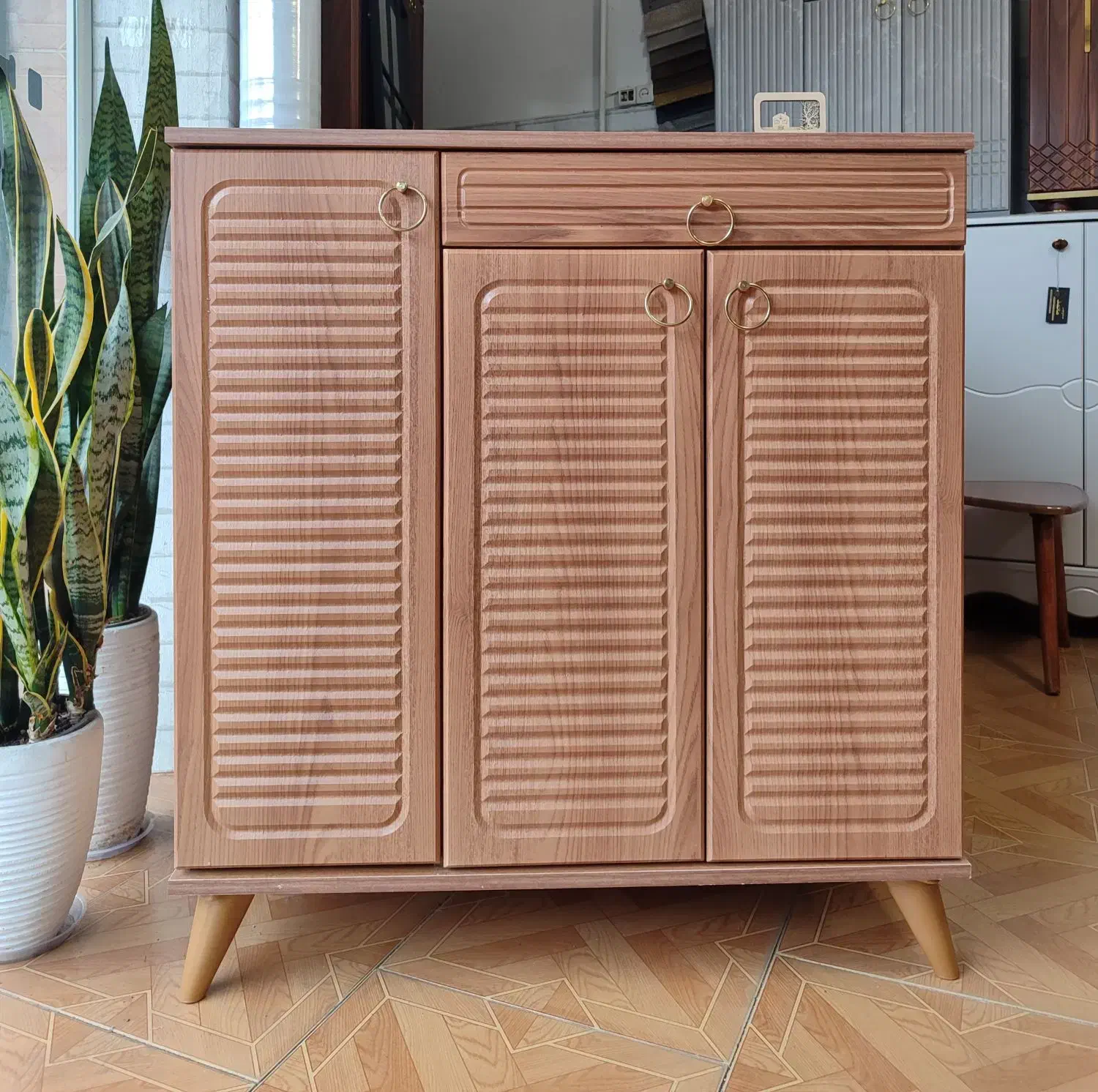 جاکفشی|جاکفشی، کمد، دراور|رشت, کوی طالقانی|دیوار